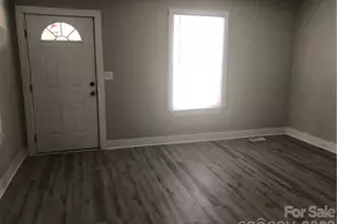 2431 Columbus Cir, Charlotte, NC 28208 - Photo 9