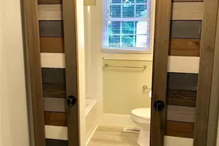 2431 Columbus Cir, Charlotte, NC 28208 - Photo 21