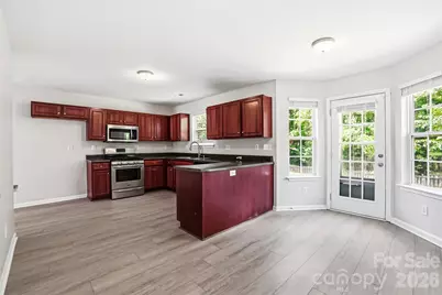 5012 Eagle Creek Drive, Charlotte, NC 28269 - Photo 9