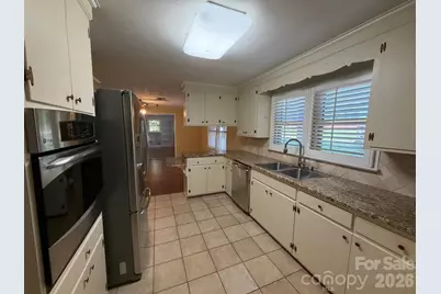 110 1st Street Place SE, Conover, NC 28613 - Photo 9