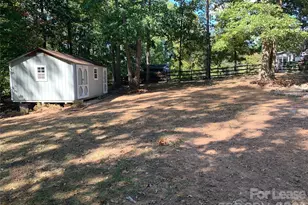 1114 Glenshannon Rd, Matthews, NC 28105 - Photo 33
