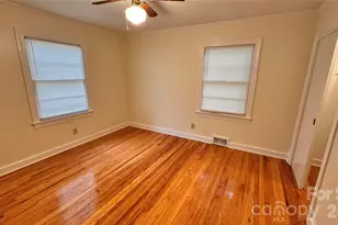 690 Brookdale Dr, Statesville, NC 28677 - Photo 9