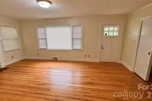 690 Brookdale Dr, Statesville, NC 28677 - Photo 3