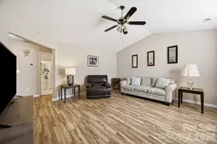 9003 Four Mile Crk Rd, Charlotte, NC 28277 - Photo 5