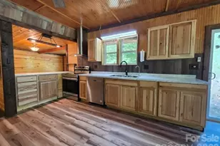 92 Buchanan Dr, Bakersville, NC 28705 - Photo 11