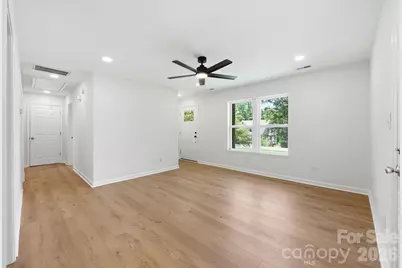 918 Breezewood Drive, Charlotte, NC 28262 - Photo 9