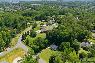 918 Breezewood Dr, Charlotte, NC 28262 - Photo 33