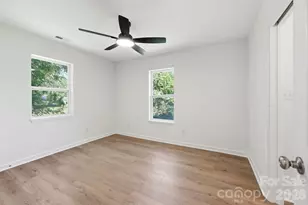 918 Breezewood Dr, Charlotte, NC 28262 - Photo 23