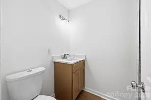 918 Breezewood Dr, Charlotte, NC 28262 - Photo 19