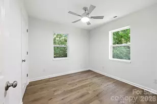 918 Breezewood Dr, Charlotte, NC 28262 - Photo 21