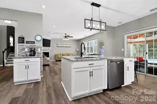 17126 Cambridge Woods Ct, Charlotte, NC 28277 - Photo 7
