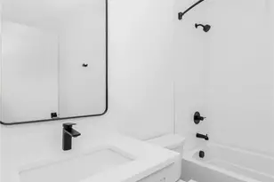 221 Woodsborough Pl, Raleigh, NC 27601 - Photo 15