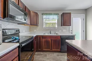 813 Yorkshire Dr, Albemarle, NC 28001 - Photo 7