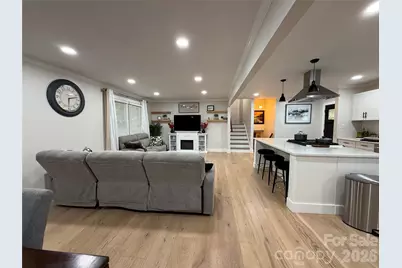 1130 16th Avenue NW, Hickory, NC 28601 - Photo 5
