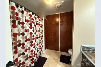 1130 16th Avenue NW, Hickory, NC 28601 - Photo 9