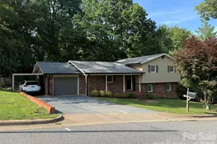 1130 16th Ave NW, Hickory, NC 28601 - Photo 1