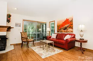 357 Laurel Park Pl, Hendersonville, NC 28791 - Photo 3