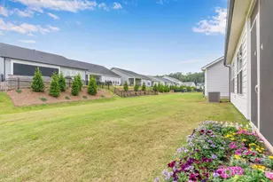 8025 Brookbank Dr, Charlotte, NC 28269 - Photo 33