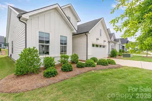 8025 Brookbank Dr, Charlotte, NC 28269 - Photo 3