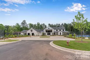 8025 Brookbank Dr, Charlotte, NC 28269 - Photo 37