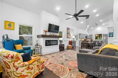 329 W F Street, Newton, NC 28658 - Photo 3