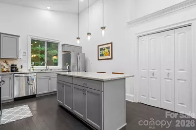 329 W F Street, Newton, NC 28658 - Photo 9