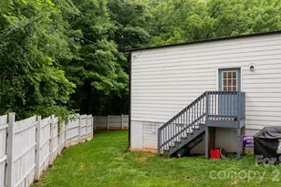 329 W F St, Newton, NC 28658 - Photo 25