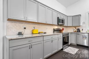329 W F St, Newton, NC 28658 - Photo 7