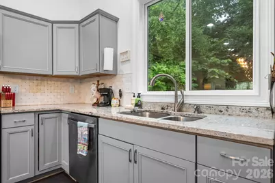 329 W F Street, Newton, NC 28658 - Photo 9