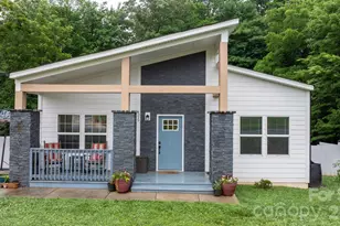 329 W F St, Newton, NC 28658 - Photo 1