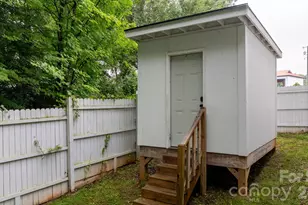 329 W F St, Newton, NC 28658 - Photo 27