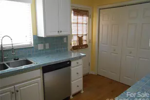 407 E Broad St, Statesville, NC 28677 - Photo 9