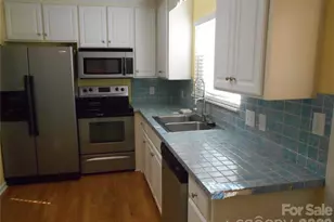 407 E Broad St, Statesville, NC 28677 - Photo 7