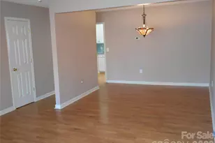 407 E Broad St, Statesville, NC 28677 - Photo 5