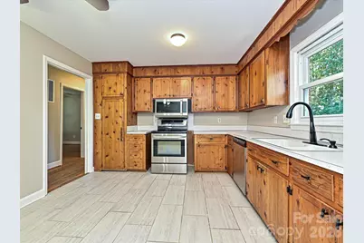 6947 Woodstock Drive, Charlotte, NC 28210 - Photo 15