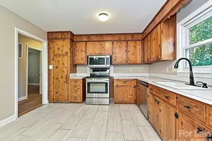 6947 Woodstock Dr, Charlotte, NC 28210 - Photo 15