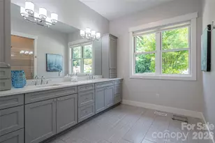 57 Villa Nova Dr, Asheville, NC 28804 - Photo 25
