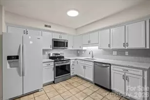 6740 Constitution Ln, Charlotte, NC 28210 - Photo 15