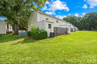 7915 Oak Meadow Court, Charlotte, NC 28210 - Photo 19