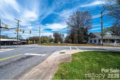 24 7th Street NW, Taylorsville, NC 28681 - Photo 3