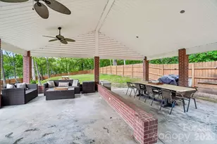 111 Bennett St, Burnsville, NC 28714 - Photo 27