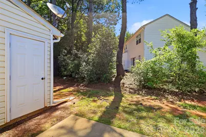 6720 Cypress Tree Lane, Charlotte, NC 28215 - Photo 23