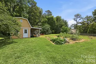 4516 Appaloosa Ln, Charlotte, NC 28215 - Photo 7