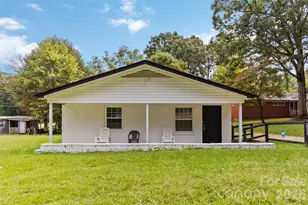 106 Robinson Ave, Mount Holly, NC 28120 - Photo 1