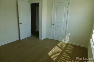 2626 Gingham St, Charlotte, NC 28216 - Photo 23