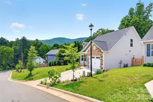 200 Rockrose Ct, Asheville, NC 28803 - Photo 3