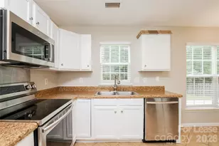 5008 Deerton Rd, Charlotte, NC 28269 - Photo 3