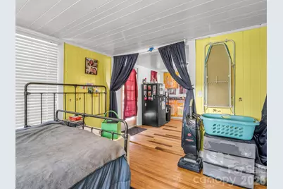 302 Davis Street, Hendersonville, NC 28739 - Photo 17