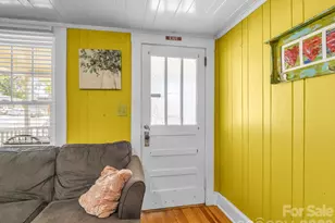 302 Davis St, Hendersonville, NC 28739 - Photo 19