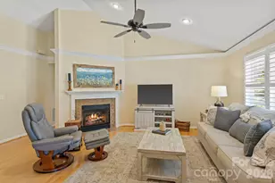 237 Charlestown Dr, Hendersonville, NC 28792 - Photo 7